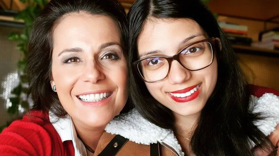 Adriana Araújo e filha
