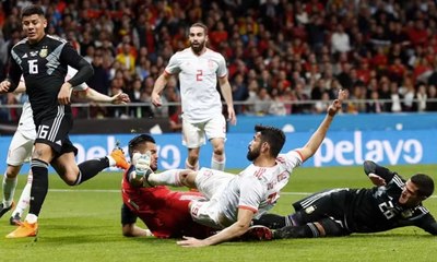 Espanha deu baile na Argentina no último duelo; relembre