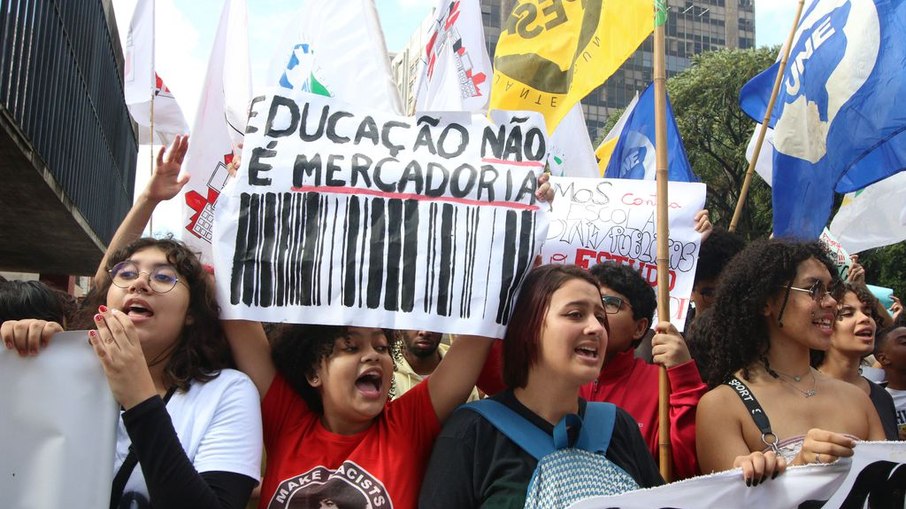 Lei que institui o Novo Ensino Médio foi totalmente revogada