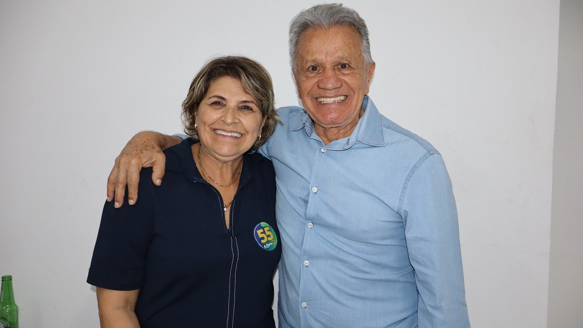 Cris Mazon e Dr. Dario após vencerem eleições em Vinhedo