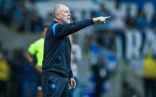 Mano Menezes é liberado de jogo do Grêmio por tragédia familiar