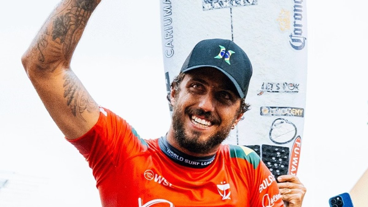 Filipe Toledo venceu o australiano Julian Wilson e é campeão na WSL Filipe Toledo venceu o australiano Julian Wilson e é campeão na WSL
