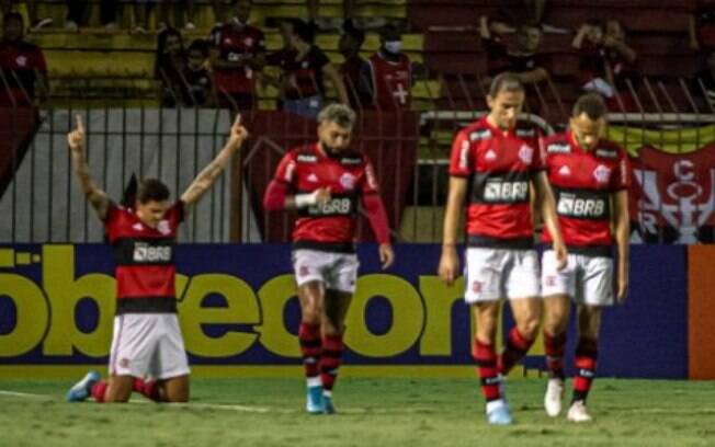 VÍDEO: Paulo Sousa vê Pedro 'muito estático' e diz como o atacante do Flamengo tem evoluído