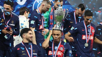 Na despedida de Mbappé, PSG vence o Lyon e é campeão