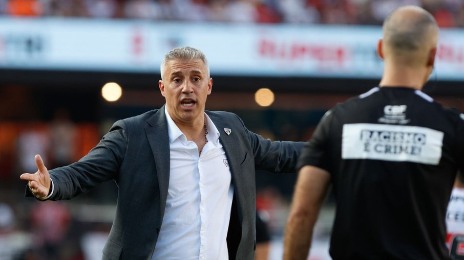 Choque-Rei do segundo turno do Brasileirão foi repleto de polêmicas Choque-Rei do segundo turno do Brasileirão foi repleto de polêmicas