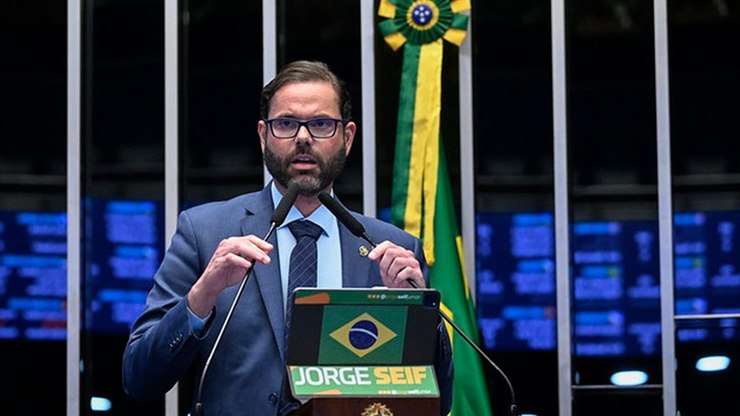 Senado aprova validade de até 180 dias para pedidos de exames