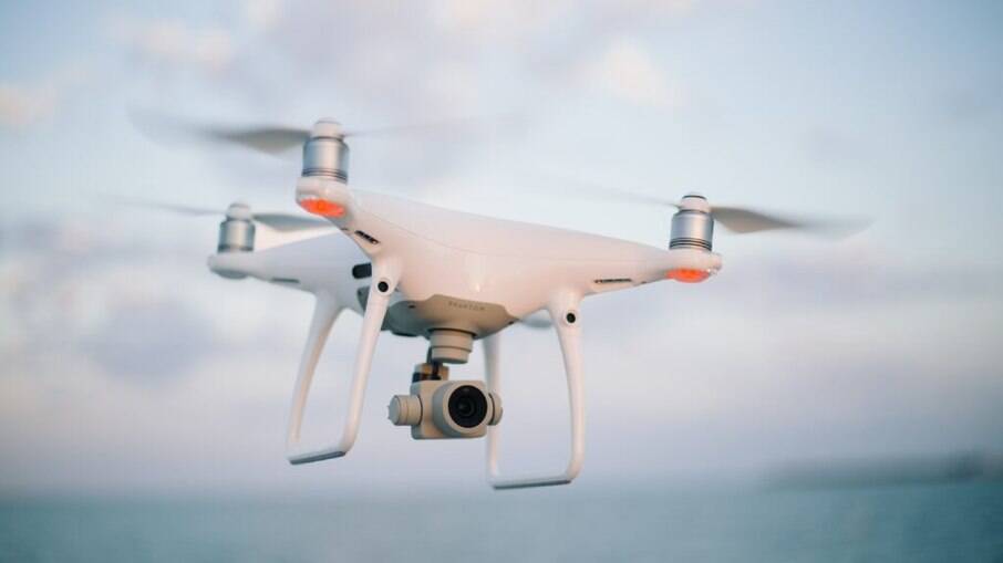 Drone procura vítimas