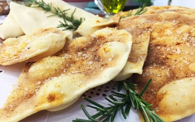 Ana Maria Braga ensinou nesta quarta-feira (28) a preparar receita de pão árabe de micro-ondas