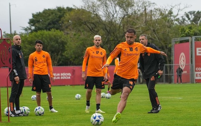Colorado treina no Parque Gigante, em Porto Alegre