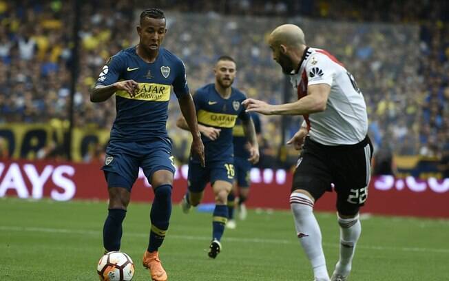 Boca Juniors e River Plate empataram no primeiro jogo da final da Libertadores