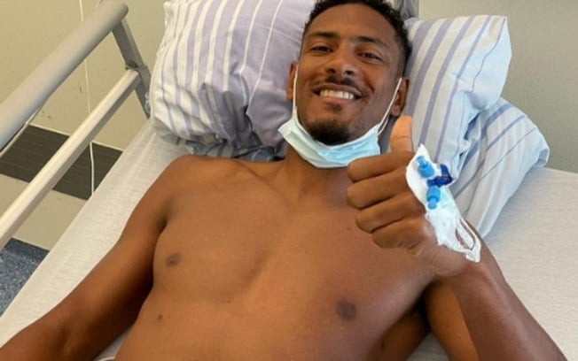 Haller, do Borussia Dortmund, passa por cirurgia após descoberta de tumor