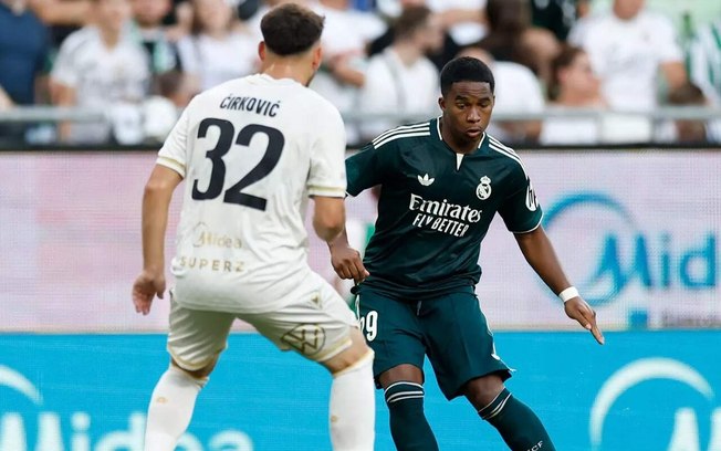 Real Madrid se prepara para a temporada que está para começar Real Madrid se prepara para a temporada que está para começar