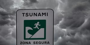 Tsunami de 80 centímetros atinge Japão após forte terremoto