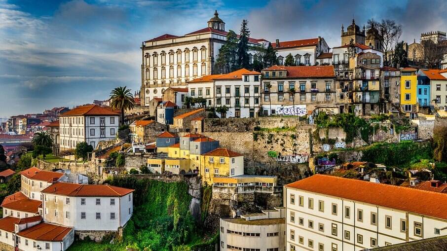 Entenda algumas dos trâmites burocráticos para morar em Portugal