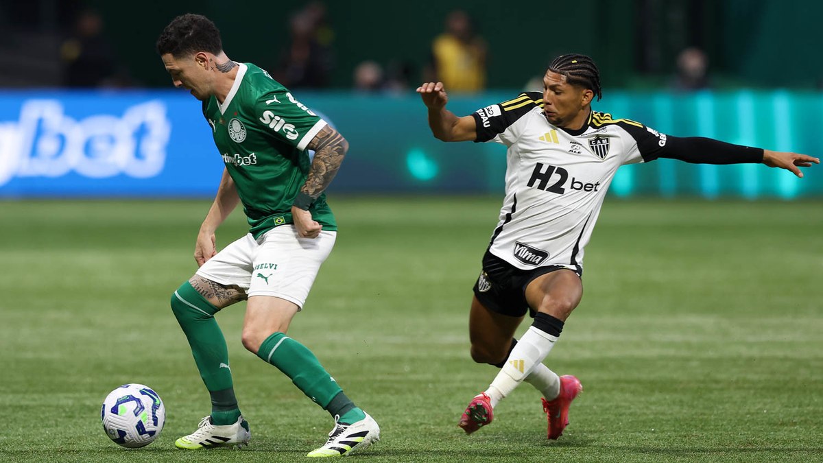 De volta? Torcida do Palmeiras repercute atrito entre Rony e Galo