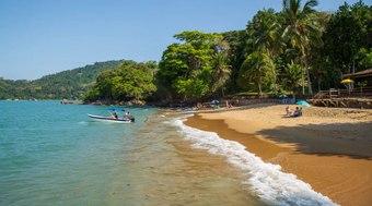 %20Conhe%C3%A7a%20as%20ilhas%20do%20Brasil%20a%20partir%20de%205%20destinos%20paradis%C3%ADacos