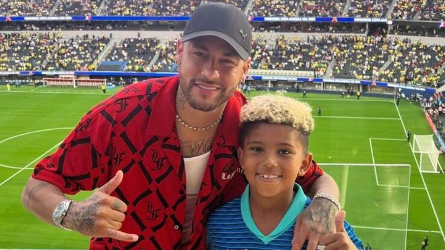 Neymar Jr tirou fotos com o filho de Kim Kardashian e Kanye West