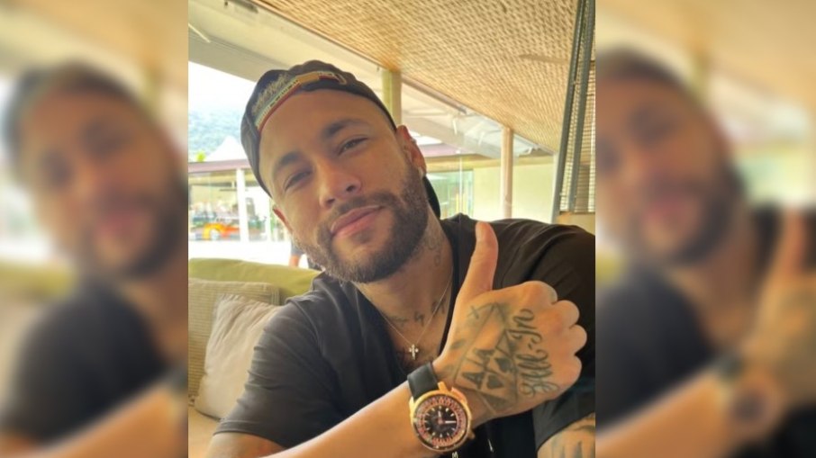Neymar surgiu usando um Jacob & Co. Casino Tourbillon