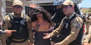 Suspeito de 16 homicídios é preso vestido de mulher na PB