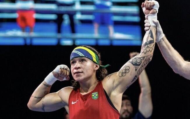 Beatriz Ferreira e Caroline de Almeida vão à semifinal do Mundial de boxe e já garantem medalhas