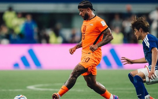 Memphis atinge com Holanda marca do Brasil de Pelé em Copas
