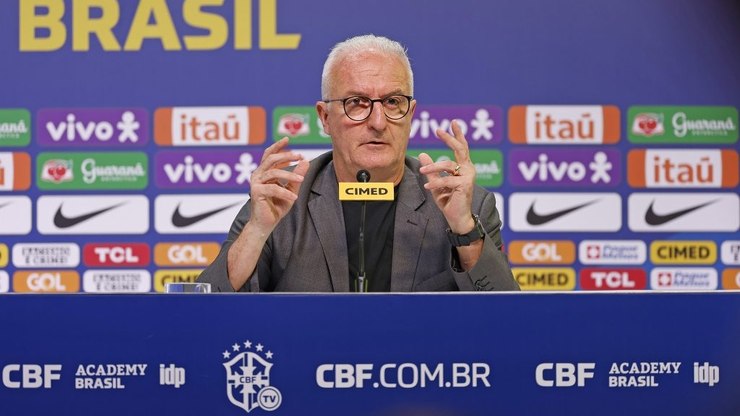 Dorival Junior vê “injustiça” após Vini Jr. não vencer o prêmio Bola de Ouro