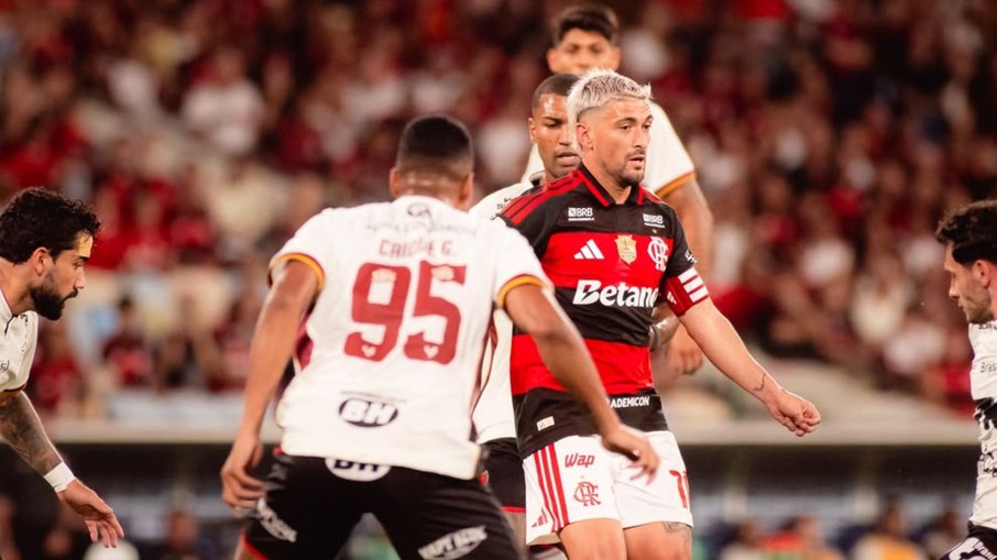 Arrascaeta durante Flamengo x Vitória