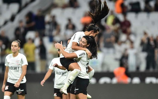Gol de Duda Sampaio deu vantagem no placar ao Corinthians no primeiro tempo