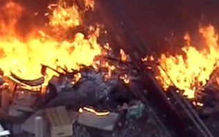 Protesto interrompe linhas da CPTM após incêndio em trilhos
