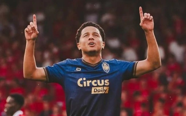Flamengo avança por Valencia e mais um atacante Flamengo avança por Valencia e mais um atacante