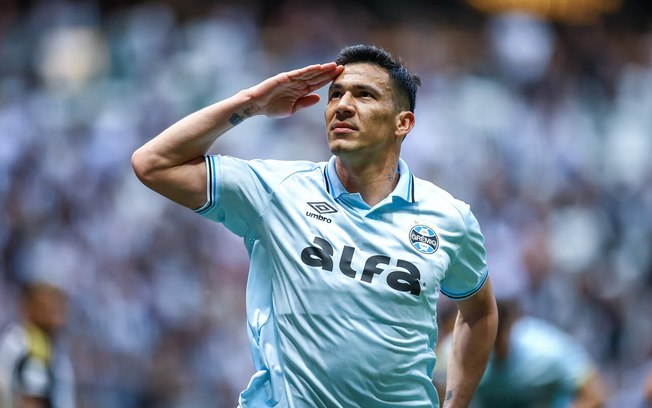 Salário alto trava possível saída do defensor para o Paraguai Salário alto trava possível saída do defensor para o Paraguai