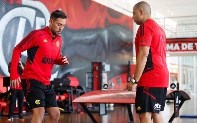 Com sete baixas, Flamengo finaliza preparação para enfrentar o Goiás