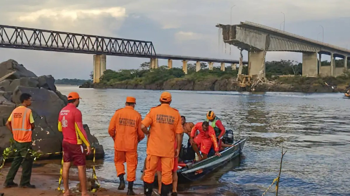 Bombeiros fazem buscas por desaparecidos no rio Tocantins