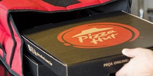 Pizza Hut é vendida por R$ 13,7 bilhões após anos de dificuldades