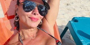 Viviane Araujo curte praia: 'Tão linda'