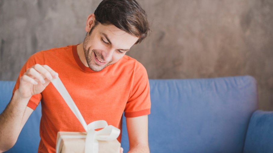 Amazon oferece uma variedade de produtos para presentear homens Amazon oferece uma variedade de produtos para presentear homens