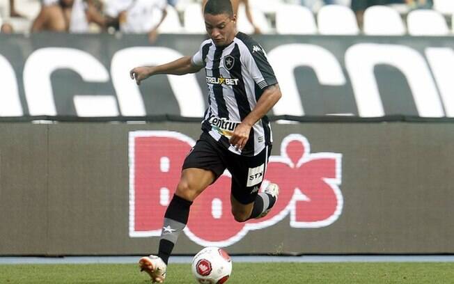 Enderson explica escolha por Felipe Ferreira na titularidade do Botafogo: ‘É inteligente, pode funcionar bem’