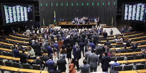 Câmara retira de pauta a MP sobre tributação de investimentos
