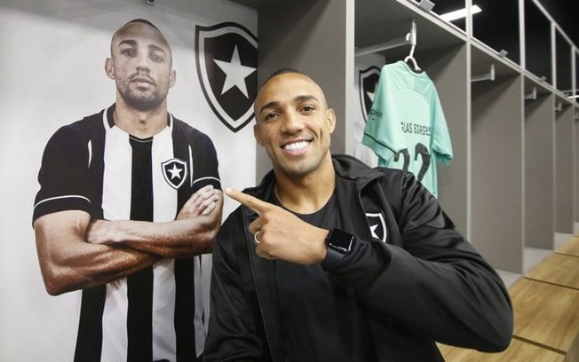 Marçal alcança maior carga de aceleração do elenco do Botafogo: 'O futebol hoje tem que ser dinâmico'