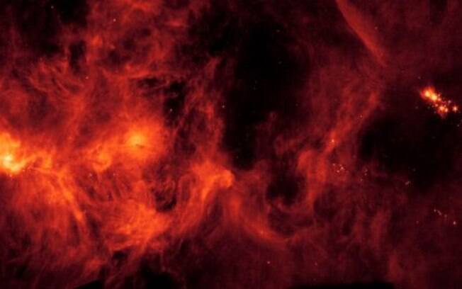 Nuvem Molecular de Perseu: berçário de estrelas com mistérios a serem desvendados