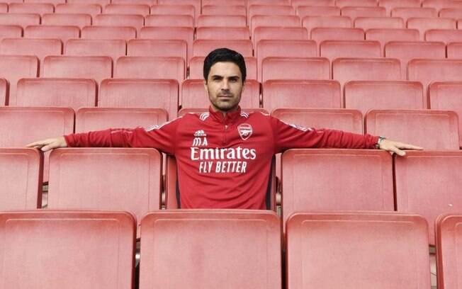 Arsenal renova com Mikel Arteta