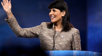 Trump tem de responder por invasão ao Capitólio, diz Nikki Haley