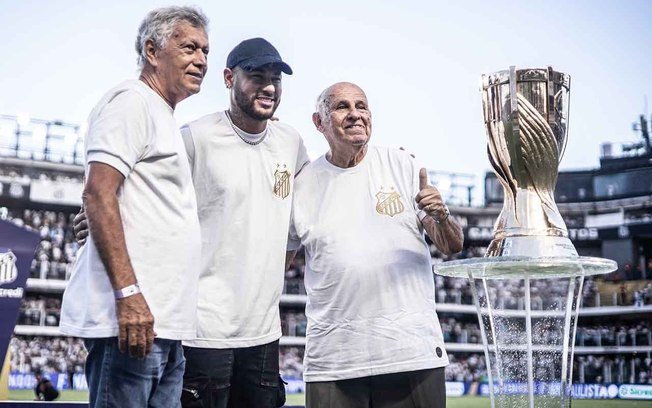 Neymar inflamou Vila Belmiro durante a final do Paulistão