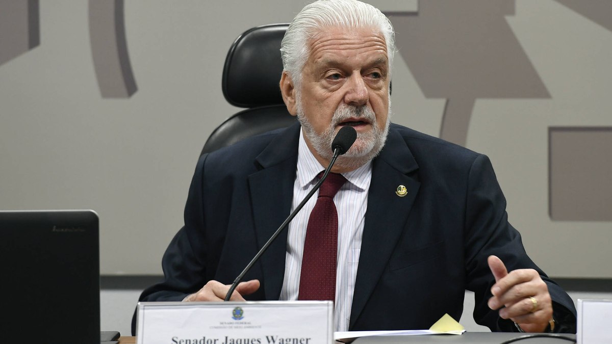 Senador era acusado de fazer parte d chamado 'quadrilhão do PT'