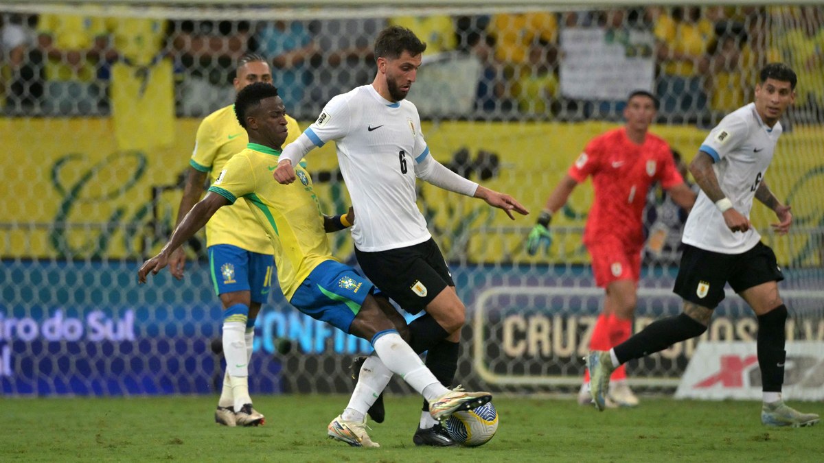 Brasil e Uruguai empatam em 1 a 1 na Arena Fonte Nova