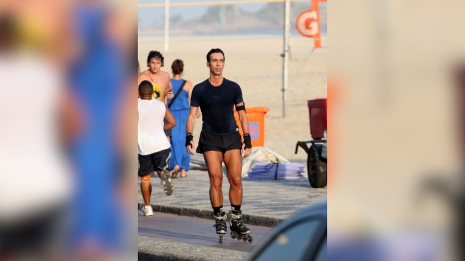 Quando César Tralli virou assunto ao ser flagrado de patins no Rio Quando César Tralli virou assunto ao ser flagrado de patins no Rio