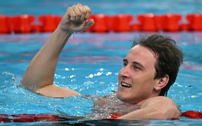 O nadador australiano Cameron McEvoy comemora sua vitória na final dos 50m livre dos Jogos Olímpicos de Paris-2024, na Arena La Défense em Nanterre, a oeste de Paris, em 2 de agosto de 2024 O nadador australiano Cameron McEvoy comemora sua vitória na final dos 50m livre dos Jogos Olímpicos de Paris-2024, na Arena La Défense em Nanterre, a oeste de Paris, em 2 de agosto de 2024