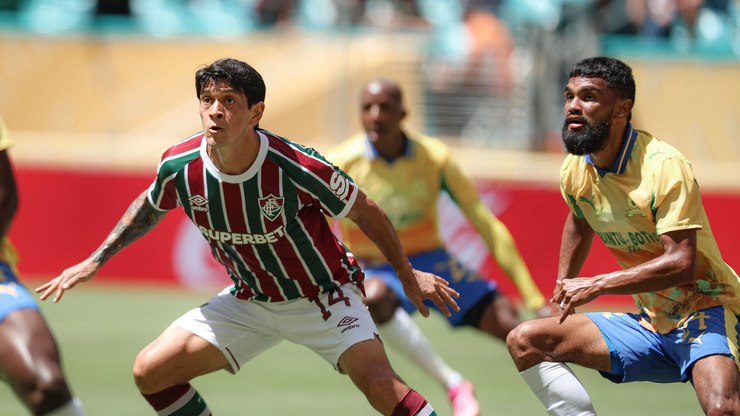 Flu%20empata%2C%20avan%C3%A7a%20em%202%C2%BA%20e%20foge%20de%20%22bichos-pap%C3%B5es%22