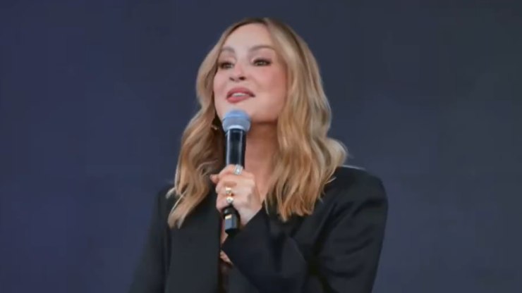 De biquíni, Luísa Sonza mostra que está com o bronzeado em dia