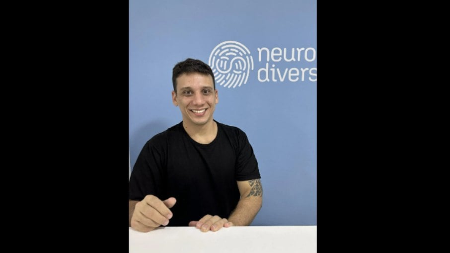 Diego Zainho, administrador e fundador da clínica Neurodiversos, especializada no tratamento de pessoas com Transtorno do Espectro Autista (TEA)